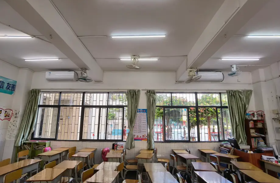 學(xué)?？照{(diào)集中控制系統(tǒng)：開啟校園舒適節(jié)能新篇章